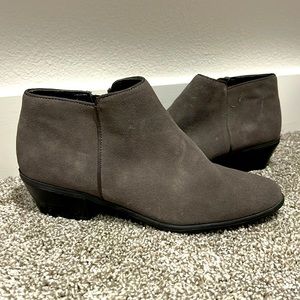 Crown Vintage suede ankle booties